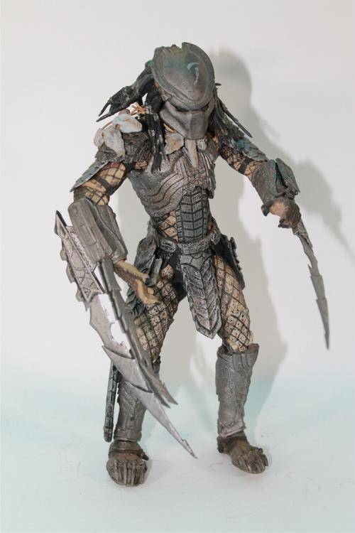MCFARLANEâS  -   SCAR PREDATOR â 6 INCH