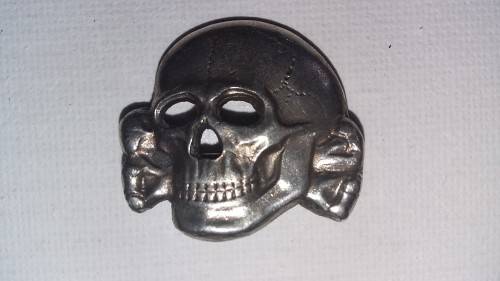 WW11 WW2 GERMAN SKULL CAP BADGE