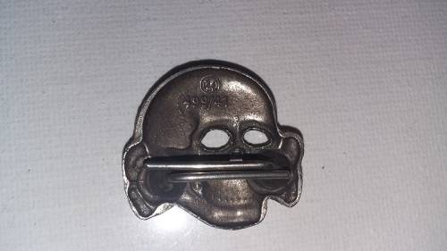 WW11 WW2 GERMAN SKULL CAP BADGE