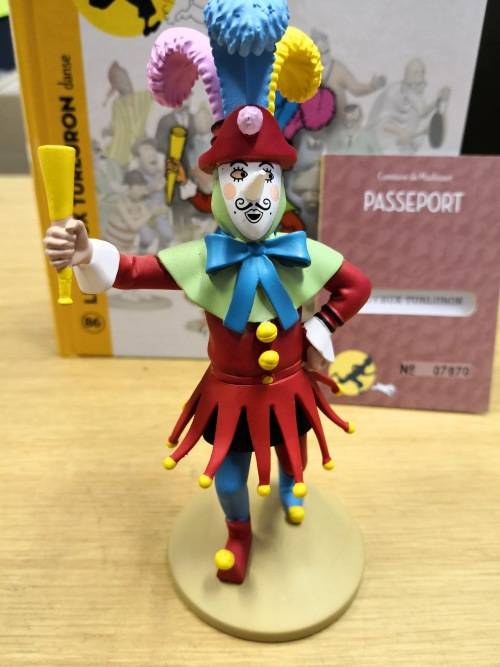 Tintin and the Picaros - The Merry Turlourn - dancing