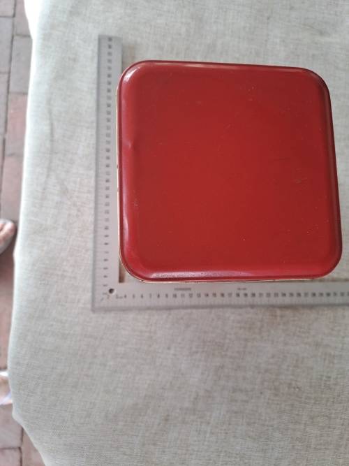 Biscuit tin - red- animals