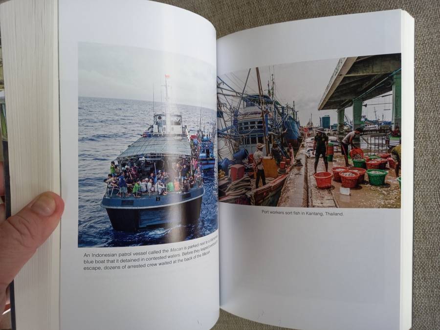 The Outlaw Ocean: Crime and Survival in the Last Untamed Frontier - ian Urbina