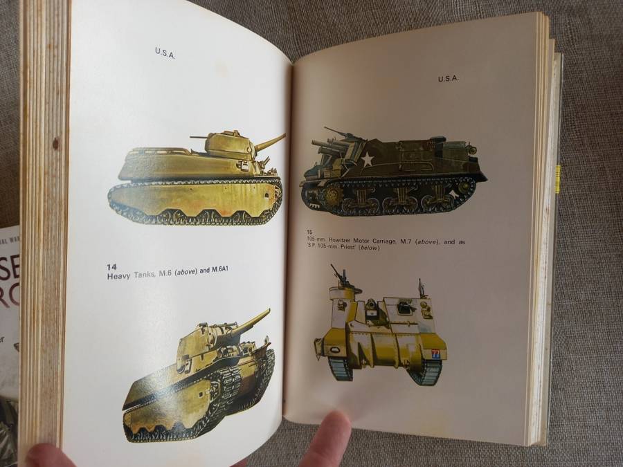 Tanks And Other Armoured Fighting Vehicles of World War II - B T White