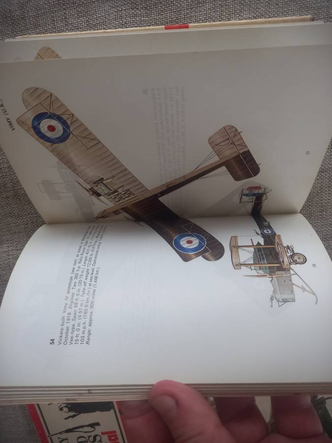 The Pocket Encyclopedia of World Aircraft in Colour Bombers 1914 - 19 - Patrol and Reconnaissance