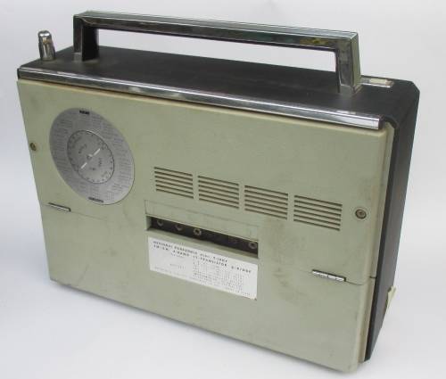 VINTAGE NATIONAL PANASONIC WORLD WIDE RADIO