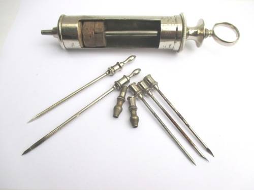 VINTAGE MEDICAL INJECTION SYRINGE