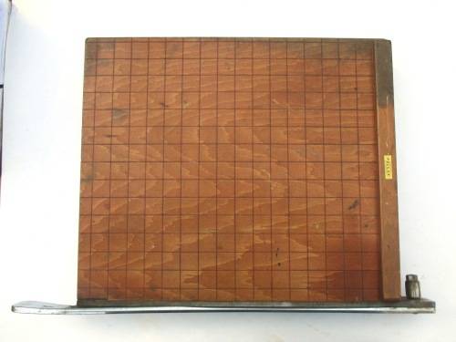 VINTAGE PAPER GUILLOTINE