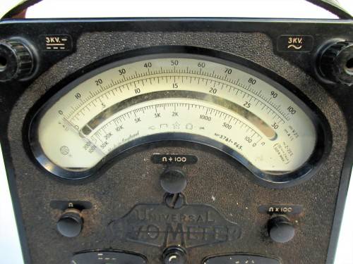 VINTAGE UNIVERSAL AVO METER