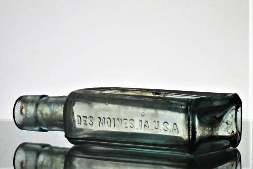 Chaiberlains Colic Colera Remedy Bottle