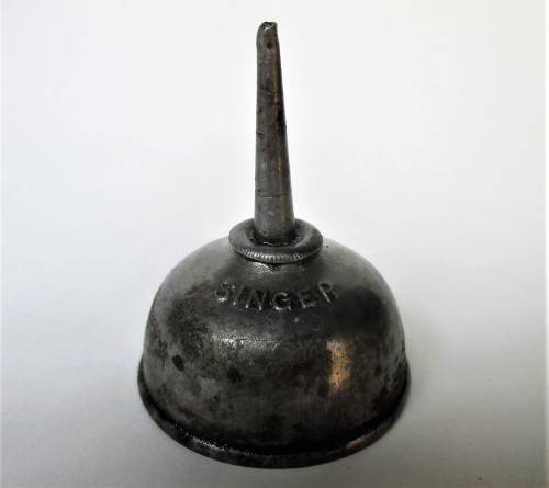 SINGER OIL TIN