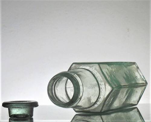 ANTIQUE PICKLE BOTTLE
