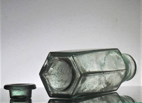 ANTIQUE PICKLE BOTTLE