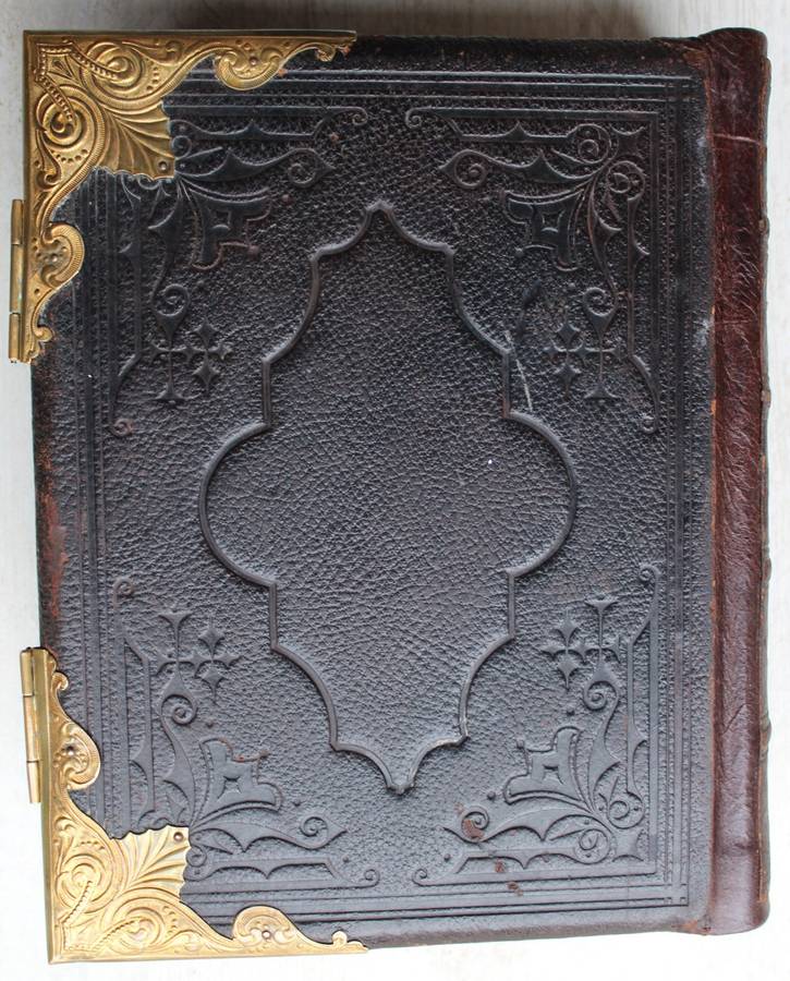 1851 - Illustrated National Holy Bible with Commentaries of Scott & Henry