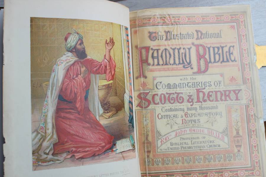 1851 - Illustrated National Holy Bible with Commentaries of Scott & Henry