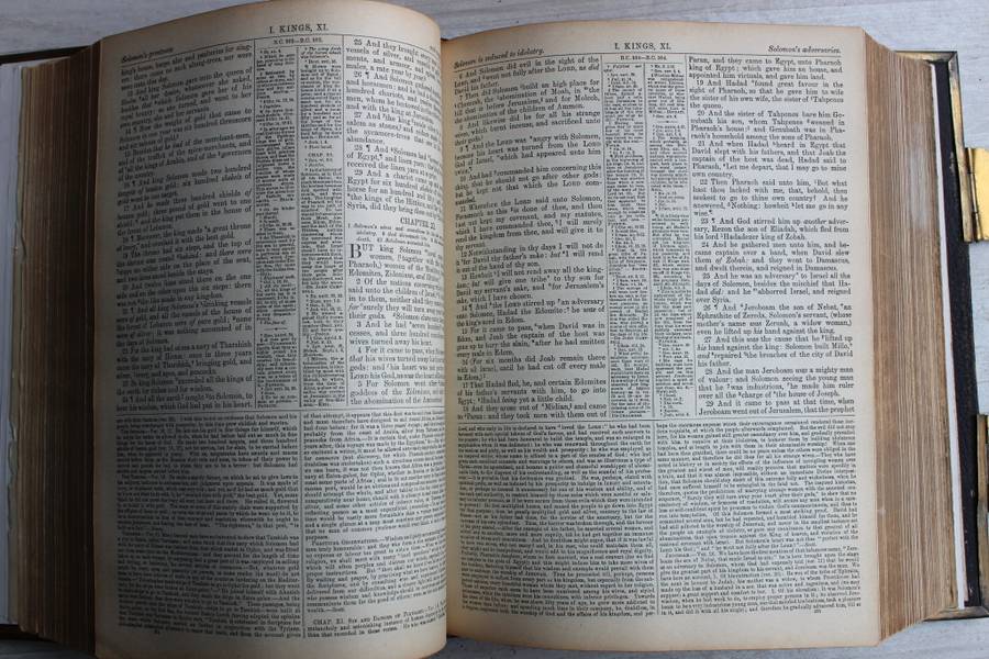 1851 - Illustrated National Holy Bible with Commentaries of Scott & Henry