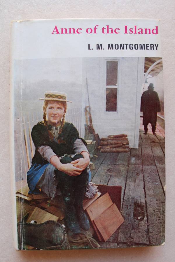 Anne of the Island - L.M. Montgomery