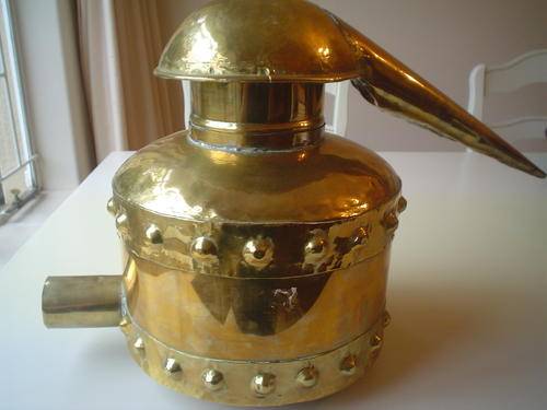 Mampoer / wine / spiritus yellow copper kettle ketel stoker