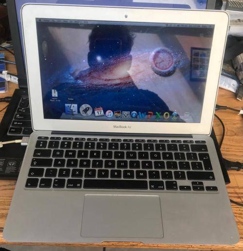 MACBOOK AIR 11` 1,7GHZ (2013) FOR PARTS OR REPAIR