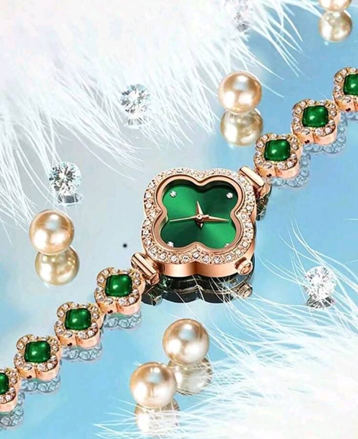 1pc Fashion Four Leaf Grass Clover Bracelet Quartz Watch Women`s Watch