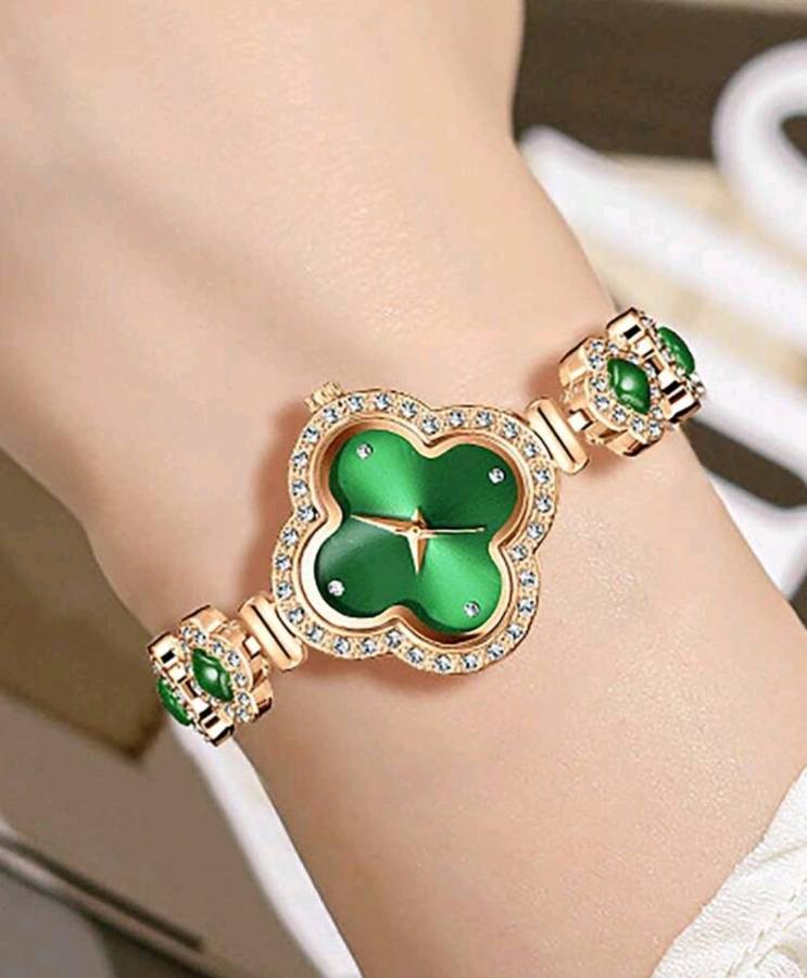 1pc Fashion Four Leaf Grass Clover Bracelet Quartz Watch Women`s Watch
