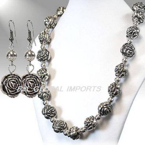 SPECIAL "FULL OF ROSES" NECKLACE SET
