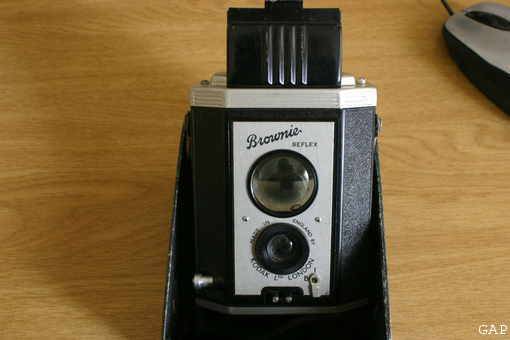KODAK BROWNIE REFLEX with Flash Contacts