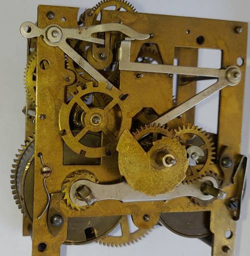 Vintage Mechanical Wall Clock Movement.  Working (06-15)