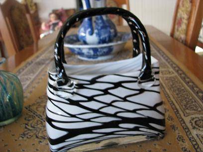 MURANO BLACK & WHITE HANDBAG/VASE