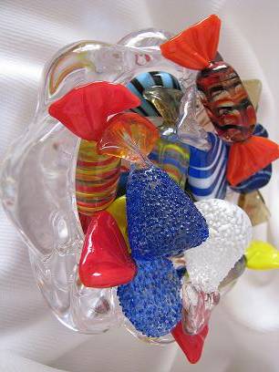 MURANO BOWL WITH MURANO SWEETS IN IT