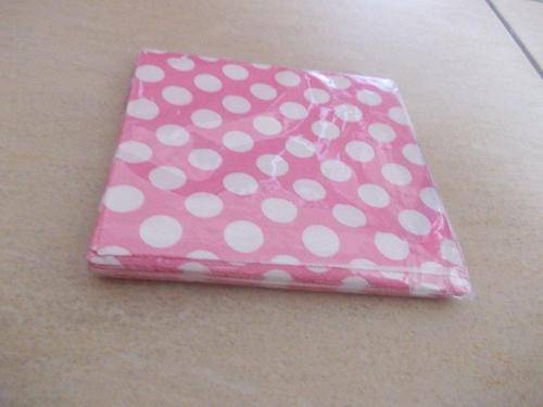 Pink polka dot serviettes, perfect for a minnie party