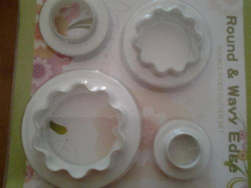 cookie/ Fondant cutter round and wavy edge