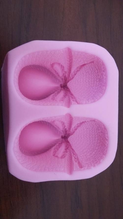 Silicone fondant 3D baby bootie mould, size of mould 10x8x4cm