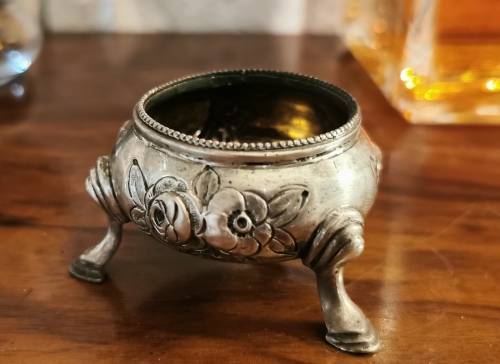 Stunnig antique silver cauldron salt cellar / pot