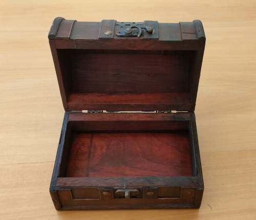 ***Crazy R1 Start!!*** Cute wooden Chest