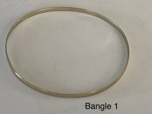 9CT SOLID GOLD BANGLE - 2.5mm WIDE and 61mm O/D  3.27 GRAMS - (BANG01)