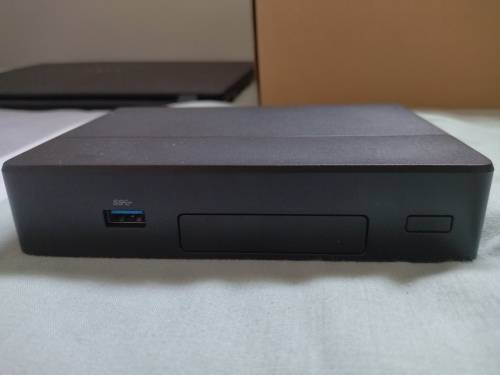 Intel NUC 8 Rugged NUC8CHK (64 GB emmc / 4 GB ram) + Microsoft All-in-One Wireless Media Keyboard