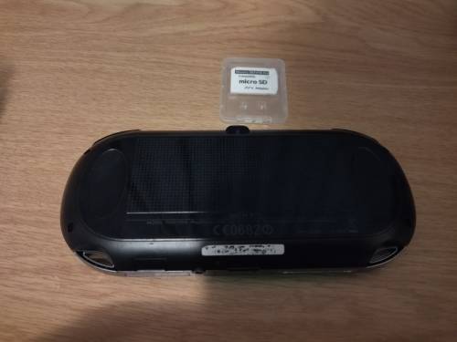 Playstation Vita (3G / Wifi), 8GB Vita memory Card, Charger + SD2Vita Adapter