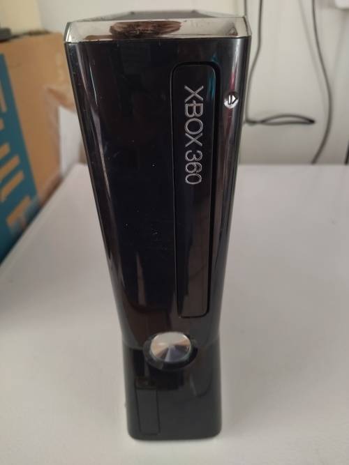 Xbox 360 + accessories