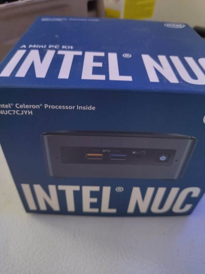 Intel NUC NUC7CJYH (240 GB SSD / 8 GB Ram)