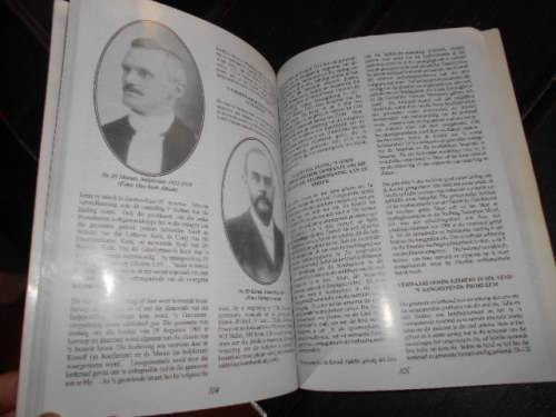 PROF RM BRITZ - WAAKSAME SKANS - TWEETORINGKERK BLOEMF NG KERK 1848-1998  1 STE ED ILLUS