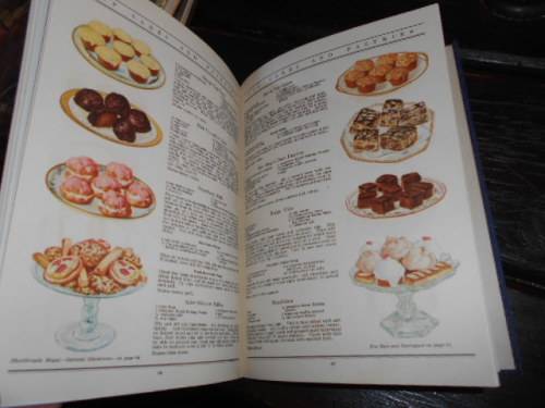 Any One Can Bake Royal Baking Powder Cookbook Antique Recipes Food rare 1929  hardback
