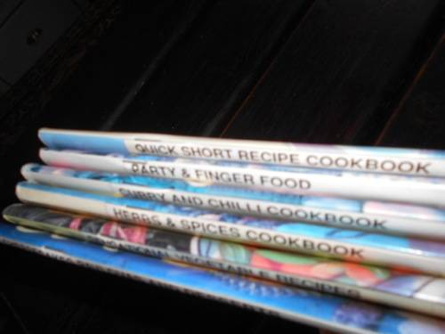 6 WOOLWORTHS NEW STEP BY STEP  MURDOCK AUSTRALIAN KITCHEN SOFTBACKS