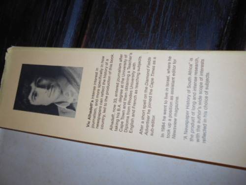 VIC ALHADEFF -  A NEWSPAPER HISTORY OF SOUTH AFRICA 1985 ENLARGED