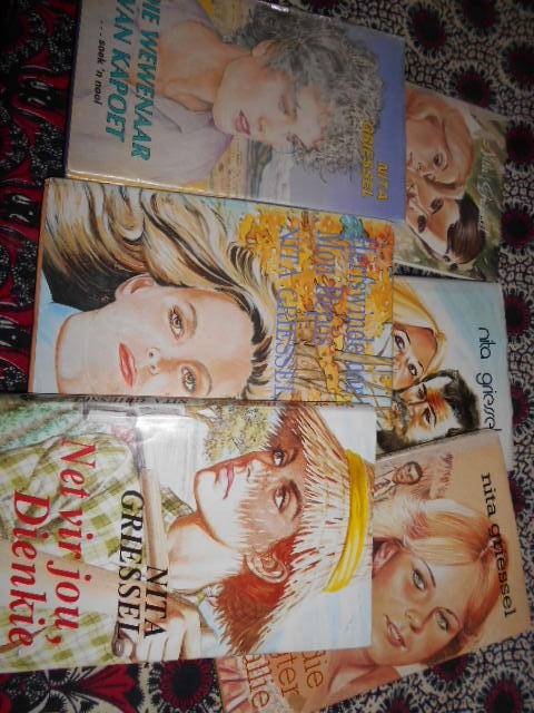 NITA GRIESSEL - 6 BOEKE - BLOEISELS , HERFSWINDE, DOGTER, TAMARYN .WEWENAAR, DIENKIE