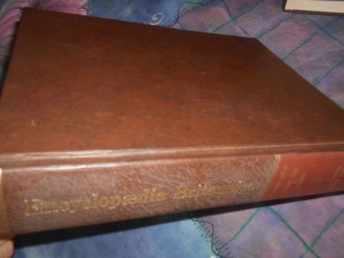 Volume 9 KNOWLEDGE INDEPH:  HUMIDITY IVORY COAST - 1980 ENCYCLOPAEDIA Britannica MICROPADIA