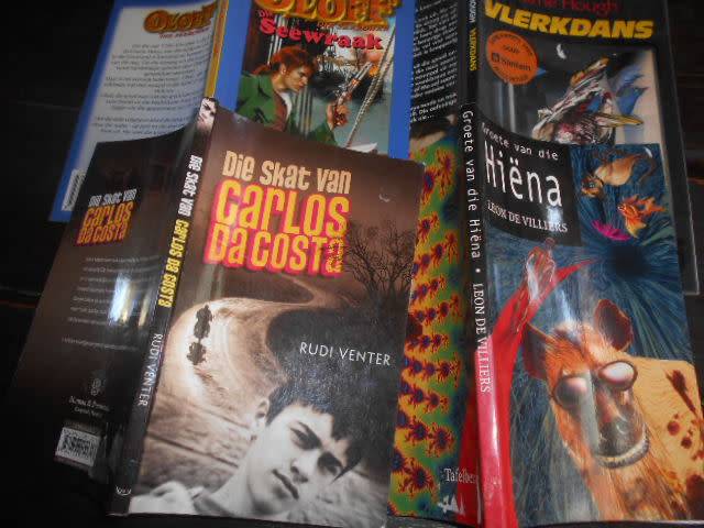 4 storieboeke Groete van Hiena, Vlerkdans,  Skat van Carlos,  Oloff