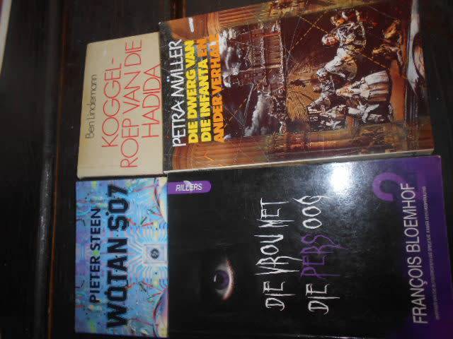 4 storieboeke Groete van Hiena, Vlerkdans,  Skat van Carlos,  Oloff