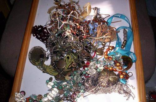 LOT COSTUME JEWELERY