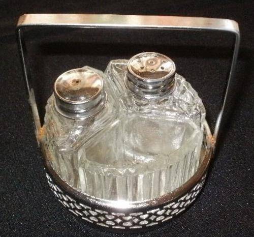 A NICE LITTLE CRUET SET
