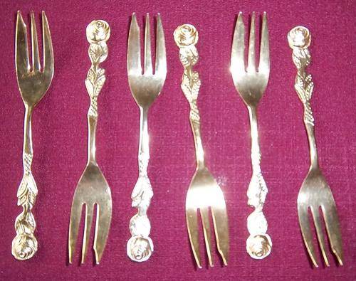 24C GOLD PLATED EETRITE CAKE FORK SET X6